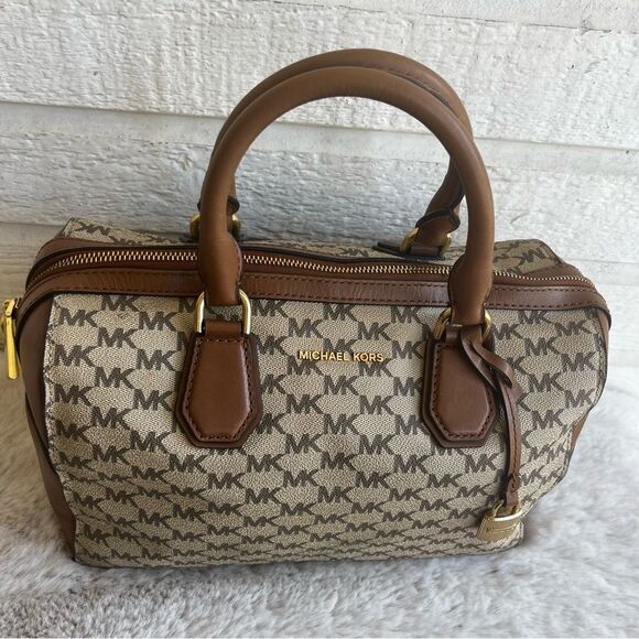 MICHAEL KORS Medium Mercer Heritage Duffle Boston Speedy Monogram Tote Bag - Picture 4 of 12